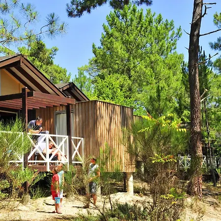 Vtf Les Oyats Sylvadoures 2* Maubuisson