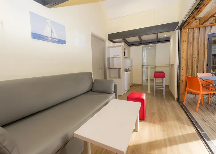 Vakantiepark Vtf Les Oyats Sylvadoures Maubuisson